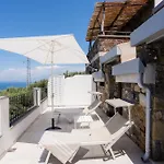 Casa Clementina Marciano Bed and Breakfast