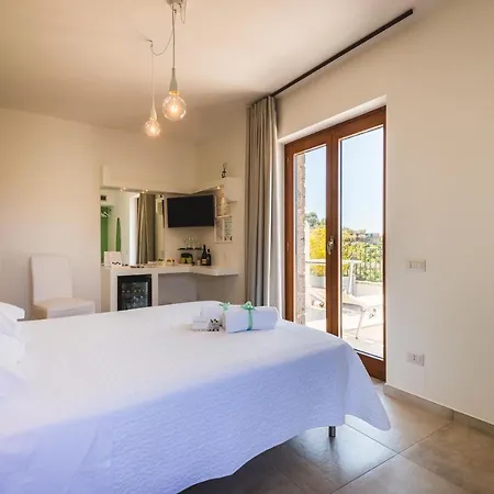 Casa Clementina Marciano Bed & Breakfast